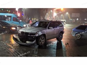 ВАЗ и BMW X5: момент ДТП попал на видео в Запорожской области