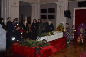 В Запорожье прощаются с погибшей во время пожара врачом Ольгой Гливой (ФОТО)