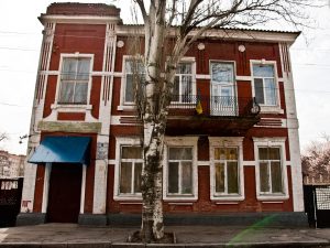 В Запорожье до наших дней дожил особняк архитектора, украшенный загадочными символами (ФОТО)