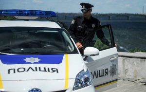 “Мальчики, спасибо!”: в Запорожье патрульные сделали доброе дело в ночную смену (ВИДЕО)