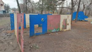“Парк превратили в собачий туалет”: запорожцы требуют реконструкцию (ФОТО)