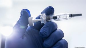 Фейки о вакцинации: в МОЗ опубликовали и опровергли самые популярные
