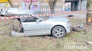 BMW разорвало на две части: появилось видео момента ДТП в Запорожье