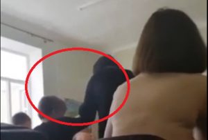 В Запорожской области засняли разъяренную учительницу, доводившую детей до слез (ВИДЕО)