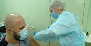 В Украине планируют ввести повторную COVID-вакцинацию населения