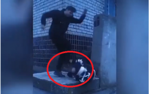 Под Запорожьем подросток жестоко избил сверстника для ВИДЕО