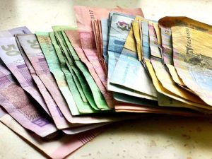 Шмыгаль назвал этапы повышения пенсий в 2021 году: кто получит надбавки