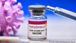 Инфеционист МОЗ пояснила, почему от вакцины AstraZeneca стоит отказаться людям младше 30 лет