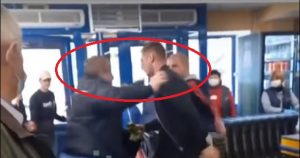 В Запорожье пьяная компания подралась с персоналом АТБ (ВИДЕО)