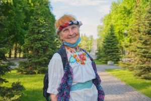 День вышиванки: запорожцы вышли на прогулку в национальной одежде (ФОТОРЕПОРТАЖ)