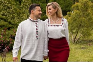 Зеленский поздравил украинцев с Днем вышиванки в российской косоворотке (ФОТО)