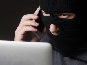 В Запорожье разоблачили мошенника, который продавал несуществующие телефоны и ноутбуки