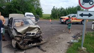 Под Запорожьем лобовое столкновение на трассе: несколько пострадавших (ФОТО)