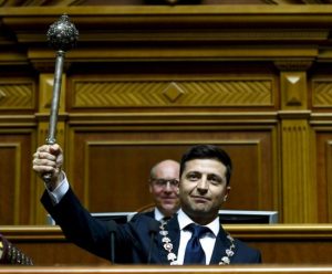 Второй срок Зеленского: больше половины украинцев против