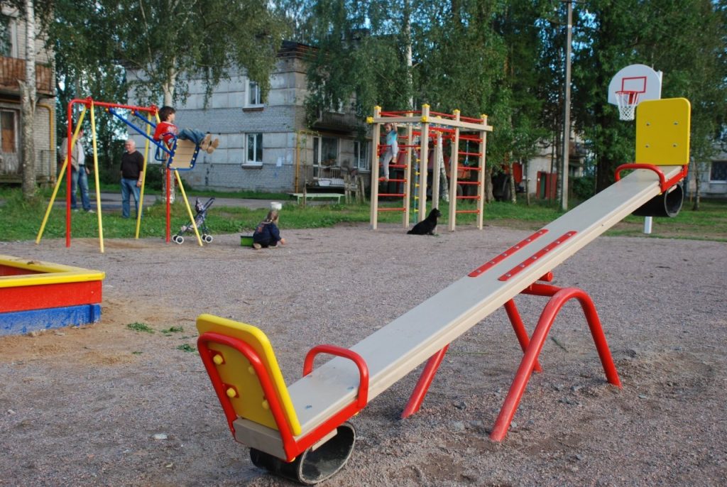 Как суд наказал подростка за пьянку на детской площадке в Запорожской области