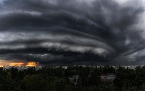 “Конец света”: небо Запорожья ужаснуло пользователей сети (ФОТО)
