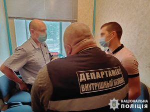 В Запорожской области полицейские и охрана десятками тонн воровали грузы на ж/д (ФОТО)