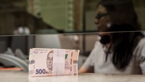 Продажа Приватбанка и Ощадбанка: что ждет клиентов