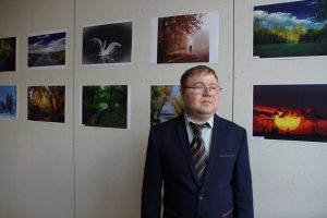 В Запорожье открылась фотовыставка художника, имеющего 10%-ное зрение (ФОТО)