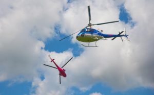 Под Запорожьем вертолетным зрелищем любовались сотни зрителей (ФОТОРЕПОРТАЖ)