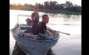 “Нам сказали, можно рыбачить, где хотите”: как в нацпарке “Великий Луг” накрыли браконьеров (ВИДЕО)