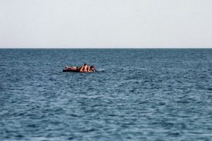 В Кирилловке троих детей вынесло в открытое море на матрасе (ФОТО)