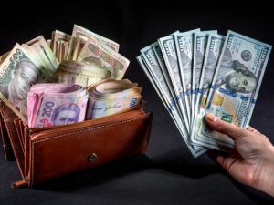 Новые правила покупки долларов в Украине: что важно знать