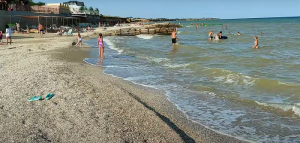 В сети показали ещё один курорт на Азовском море без медуз (ВИДЕО)