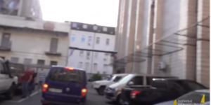 Детективы НАБУ устроили погоню за микроавтобусом СБУ, в котором был беглый судья Чаус (ВИДЕО)
