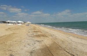 На Арабатской стрелке море очистилось от медуз: свежее видео