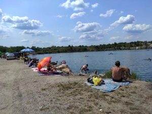 Как выглядит популярное место для отдыха под Запорожьем в разгар лета (ФОТО, ВИДЕО)