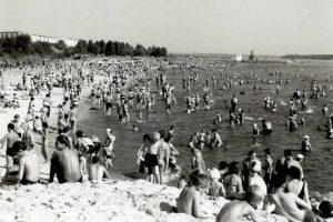 Как выглядели пляжи Кирилловки, Бердянска и Запорожья десятилетия назад (ФОТО)