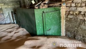 Морил голодом: в Украине фермер держал “провинившегося” рабочего в железной сушилке (ФОТО, ВИДЕО)