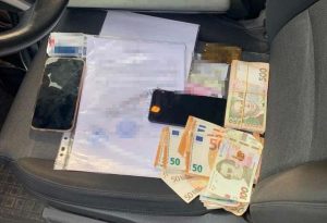 Платил 250 тысяч за лоббирование: в Днепре задержали должностное лицо из Запорожья  (ФОТО, ВИДЕО)