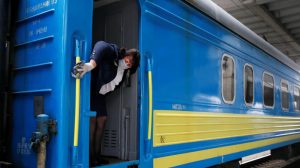 Названо время отправление эвакуационного поезда из Запорожья на 16 марта