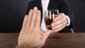 В МОЗ призвали украинцев отказаться от алкоголя на День Независимости: названа причина