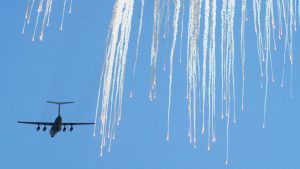 В Кирилловке летчики устроили шоу над морем: их засняли на ВИДЕО