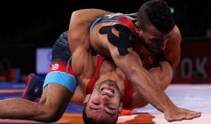 Борец из Запорожья Насибов вышел в финал ОИ-2020 (ВИДЕО)