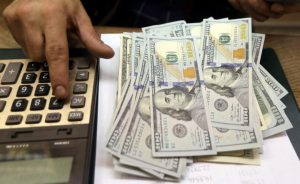 Сколько украинцы заплатят за доллар после праздников
