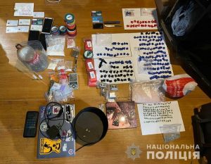 Экстази, амфетамин, каннабис: ассортимент наркотиков нашли у жителя Запорожья (ФОТО, ВИДЕО)