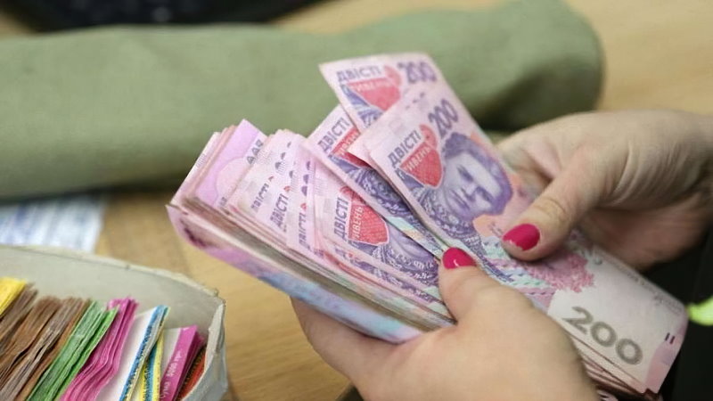 На заметку запорожцам: кто в Украине получает от 120 тысяч гривен