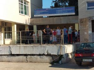 “Почему ничего не меняется?!”: запорожанка возмутилась условиями приема детей в поликлинике