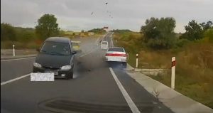 Камера засняла тройное ДТП на трассе в Запорожской области (ВИДЕО)