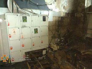 Горел супермаркет: 14 спасателей тушили ночной пожар в Запорожской области (ФОТО)
