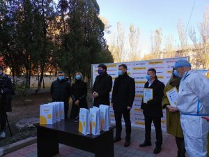 В Запорожье фонд миллиардера передал аппараты ИВЛ в больницы (ВИДЕО)