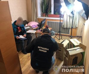 В Запорожье накрыли порностудии, в которых снимались 10 девушек (ФОТО)