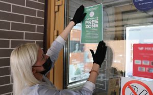 В Украине хотят ограничить посещение ресторанов, кафе: кого не пустят
