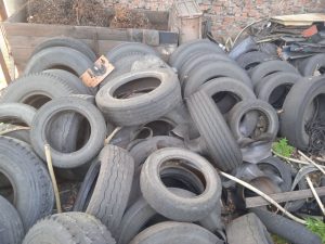 “Запорожэлектротранс” выставил на аукцион 15 тонн отработанных шин: желающих не нашлось (ФОТО)