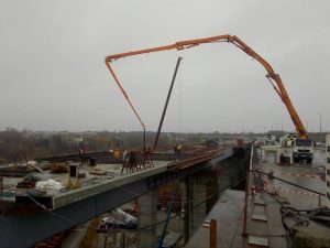 В Запорожье активно “разрастается” вторая часть вантового моста (ФОТО)