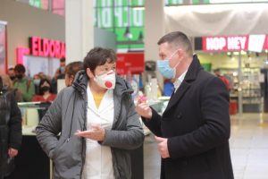 И.о. мэра Запорожья возмутился очередью в центре массовой вакцинации (ФОТО)